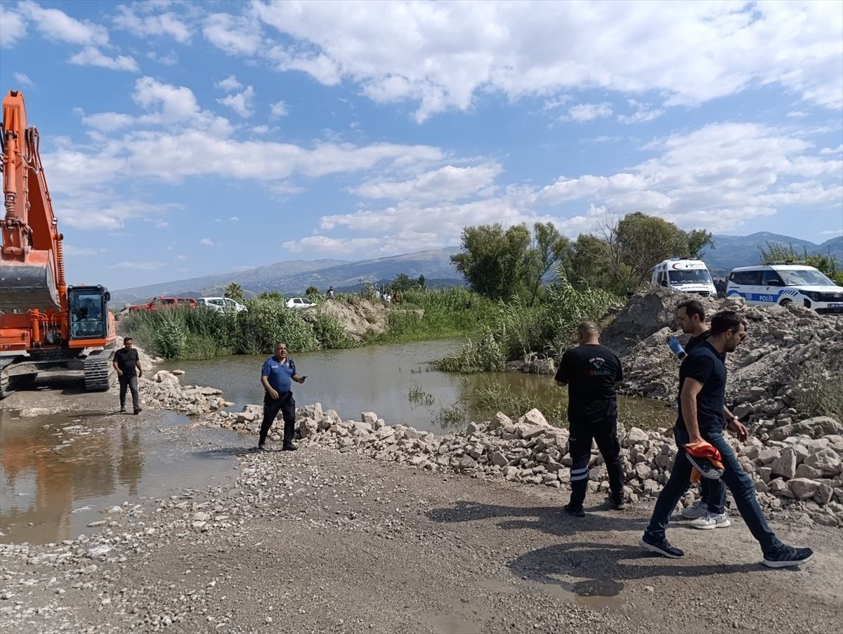 Manisa'da dereye giren çocuk boğuldu