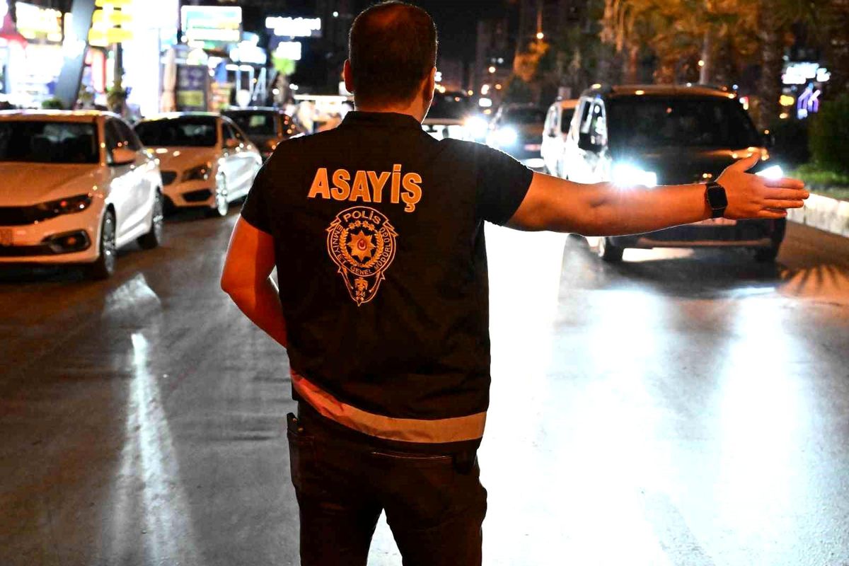 Mersin'de eş zamanlı narko alan uygulaması