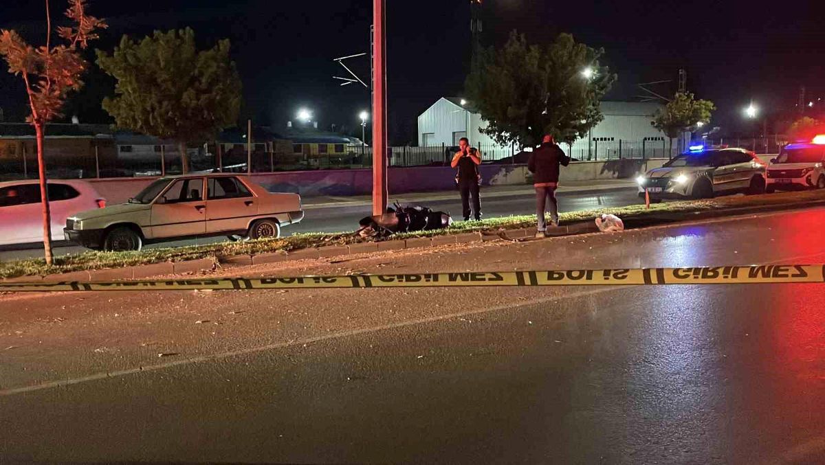 Motosiklet kazasında ağır yaralanan genç, 21 günlük yaşam mücadelesini kaybetti