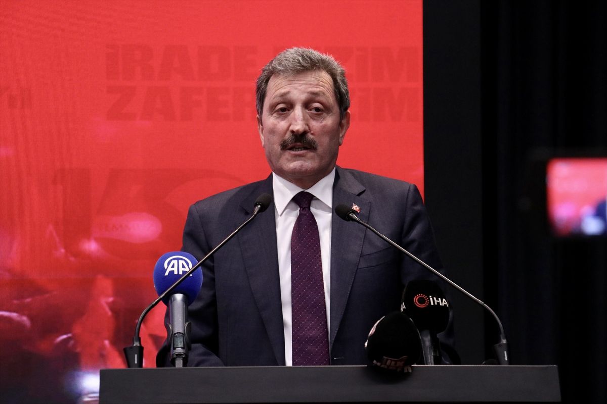 Samsun Valisi Orhan Tavlı, 15 Temmuz Demokrasi ve Milli Birlik Günü kapsamında şehit aileleri ve gazilerle bir araya geldi.