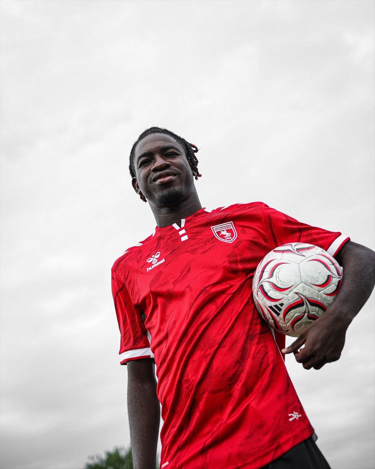 Samsunspor, Cheick Tidiane Diabate ile 4 yıllık sözleşme imzaladı