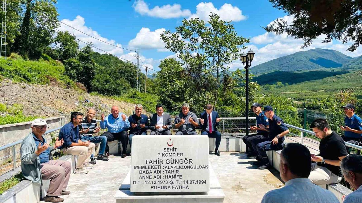 Şehit Piyade Er Tahir Güngör, Şahadetinin 32. Yılında Kabri Başında Anıldı