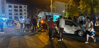 Sinop'ta iki otomobilin çarpıştığı kazada 5 kişi yaralandı