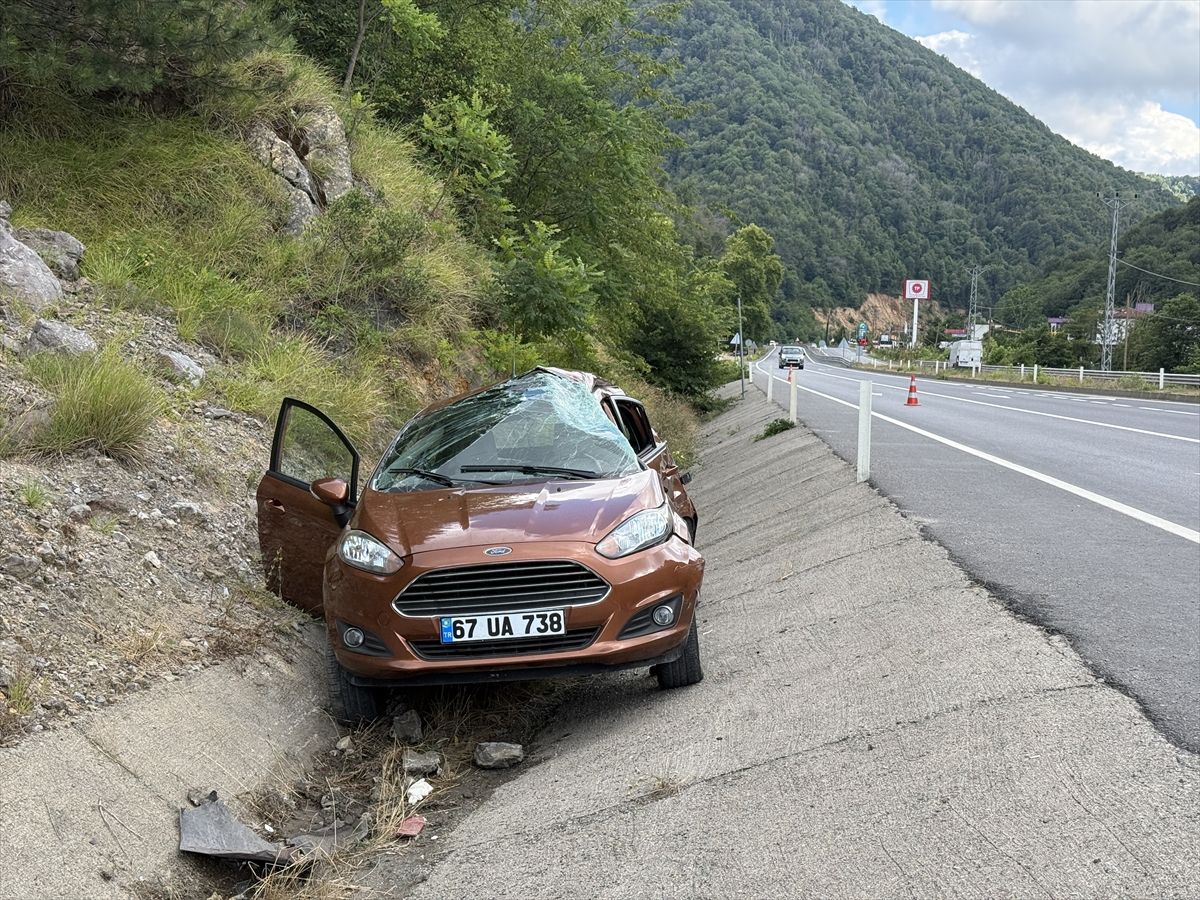 Zonguldak'ta tır ile otomobilin çarpıştığı kazada yaşlı çift öldü