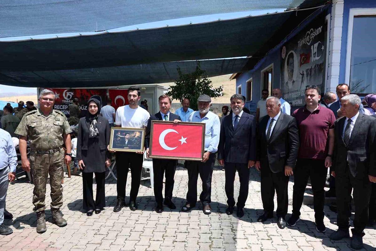 Vali Aydoğdu, 15 Temmuz Şehidi Recep Gündüz'ün Ailesini Ziyaret Etti