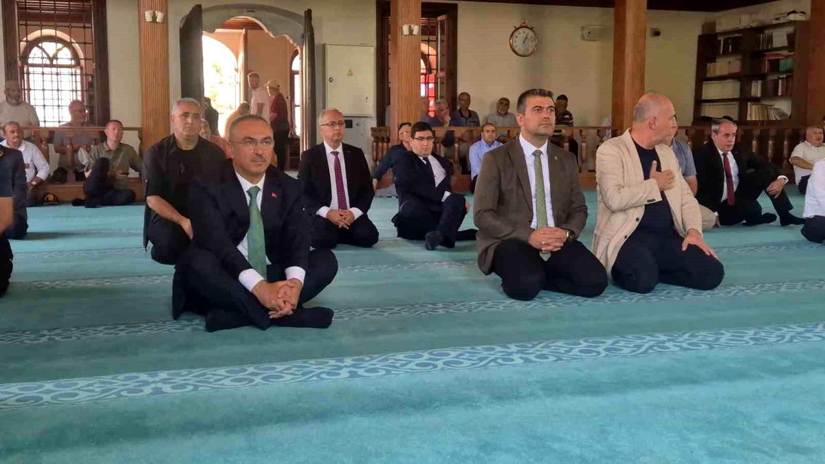 15 Temmuz anması: Orta Camii'nde Mevlid-i Şerif