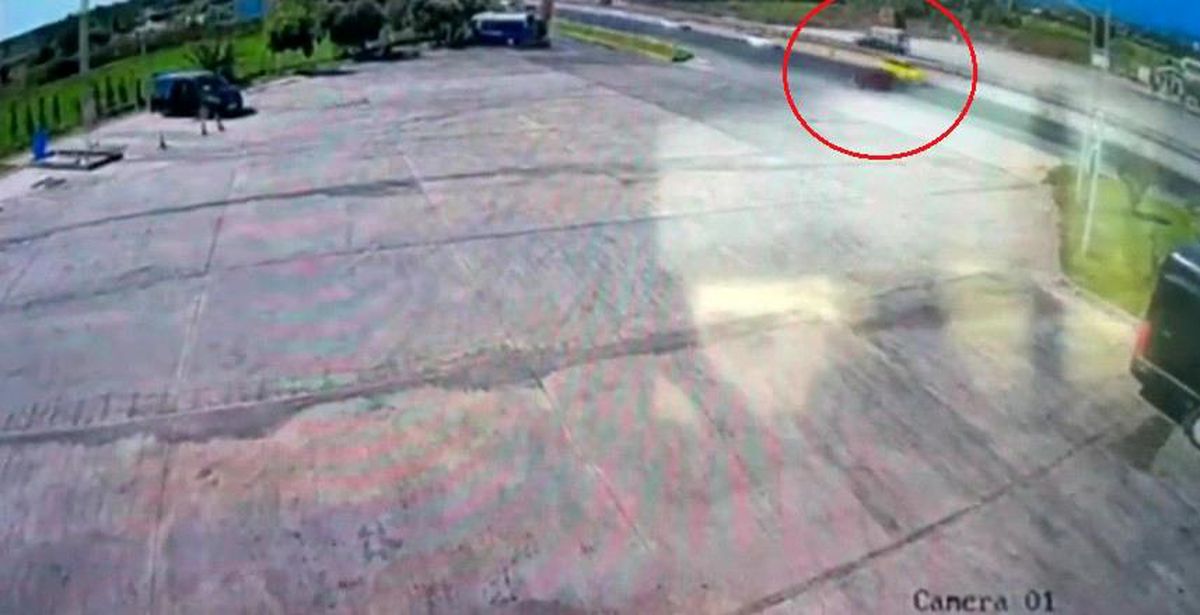 Manavgat-Alanya kara yolunda alkollü sürücünün taksiye çarptığı kaza.
