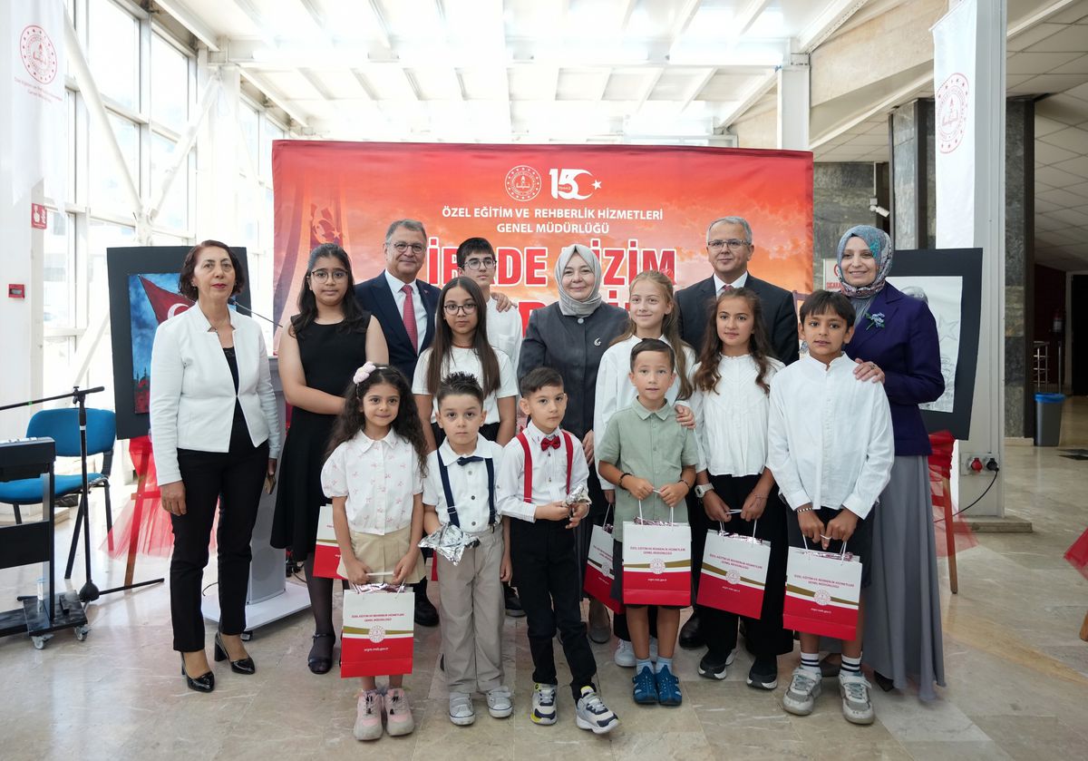 Milli Eğitim Bakanlığı'nda 15 Temmuz temalı özel eğitim öğrencileri resim ve 3D maket sergisi açılışı