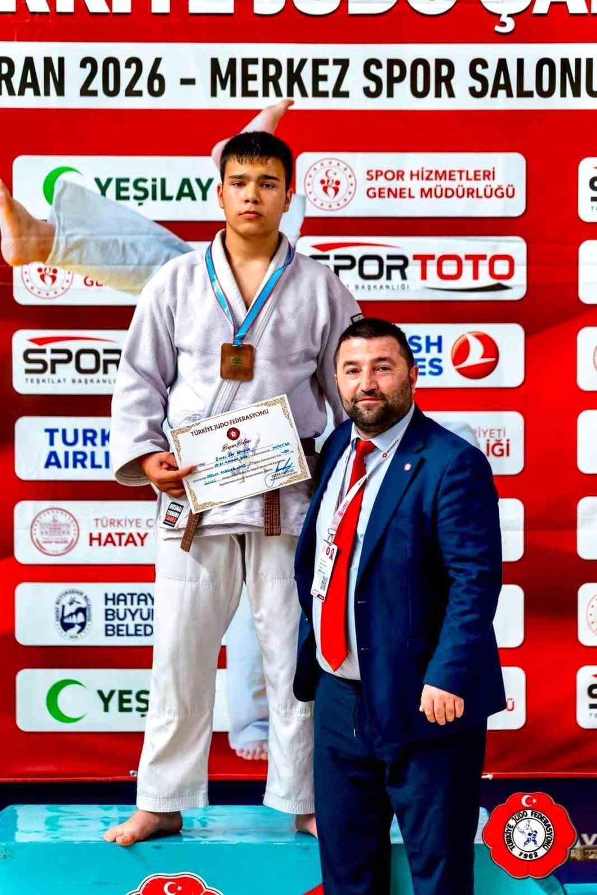 Bilecikli judo sporcusu Eymen Efe Demiröz madalya kazanırken