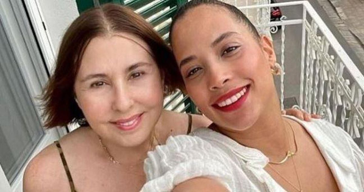 Ayşe Nazlı Yumlu Nilüfer'in gerçek kızı mı? Ayşe Nazlı Yumlu'nun gerçek annesi kim? Nilüfer kızını kaç yaşında evlatlık aldı?