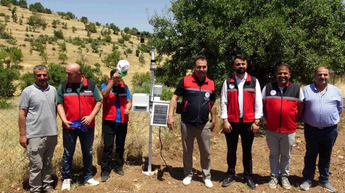 Batman'da bağ ve Antep fıstığı bahçelerine 'tahmin ve erken uyarı sistemi' kuruldu
