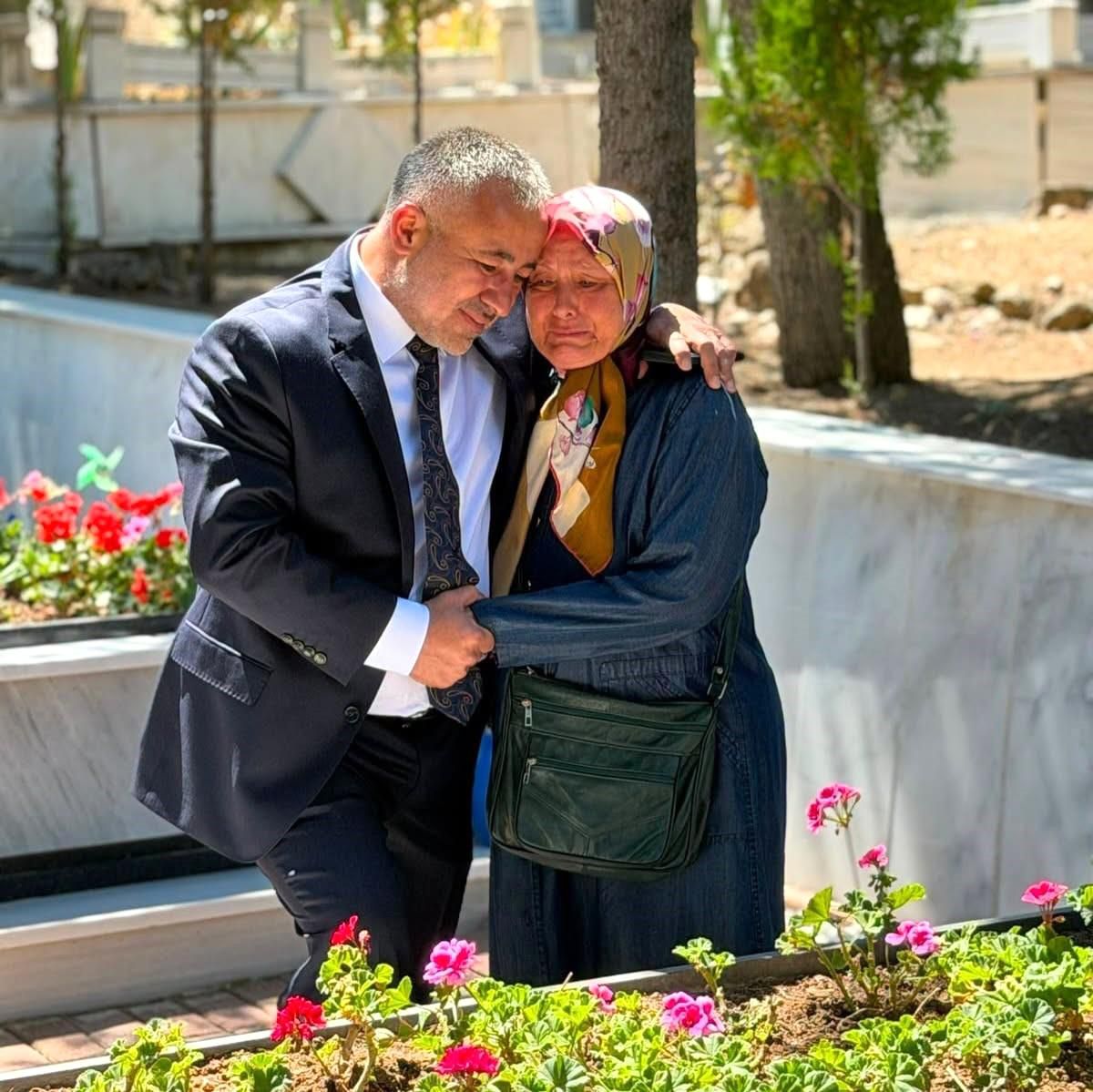 Bilecik'te 15 Temmuz Demokrasi ve Milli Birlik Günü kapsamında şehitlikte düzenlenen anma programından genel görüntü.