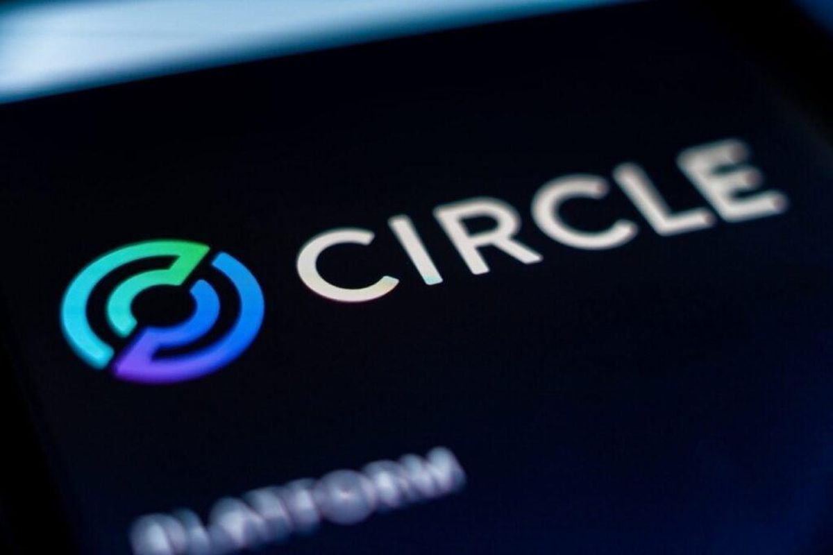 Wall Street analistleri tarafından yapılan değerlendirmeler sonucunda Circle'a yönelik temkinli yaklaşımlar ve USDC'nin ekonomik baskı altında olduğu analizleri.