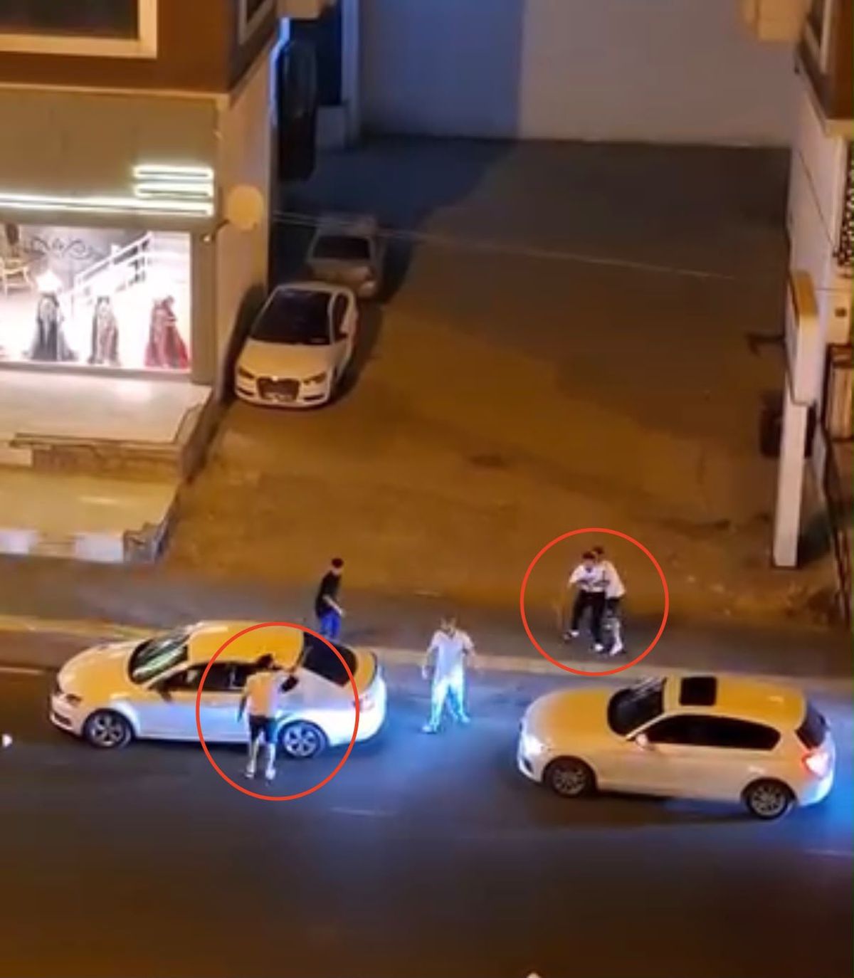 Diyarbakır'da Araçtan İnen 2 Grup Arasında Kavga