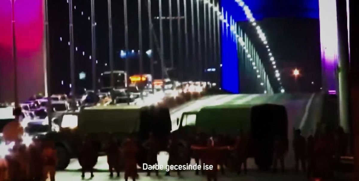 Dezenformasyonla Mücadele Merkezi'nin 15 Temmuz darbe girişiminin 10. yılına özel olarak yayımladığı FETÖ'nün dezenformasyon yöntemlerini anlatan video mesajından bir kesit.