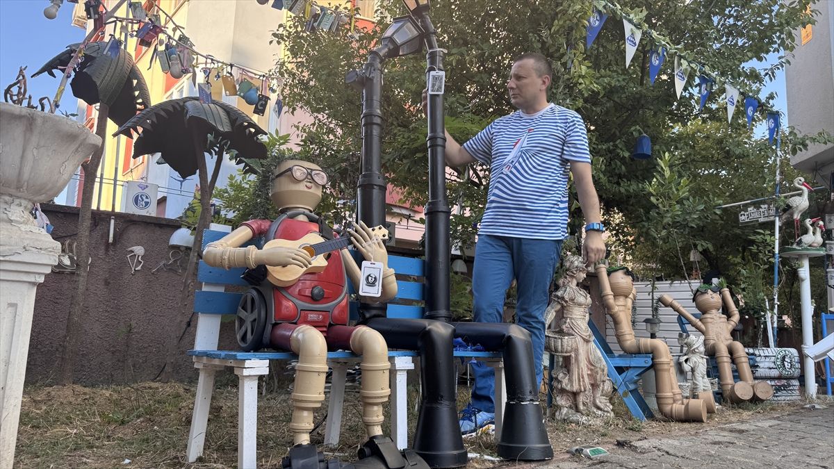 Emekli bilgisayar teknisyeni atık ve hurda malzemeleri dekoratif eşyalara dönüştürüyor