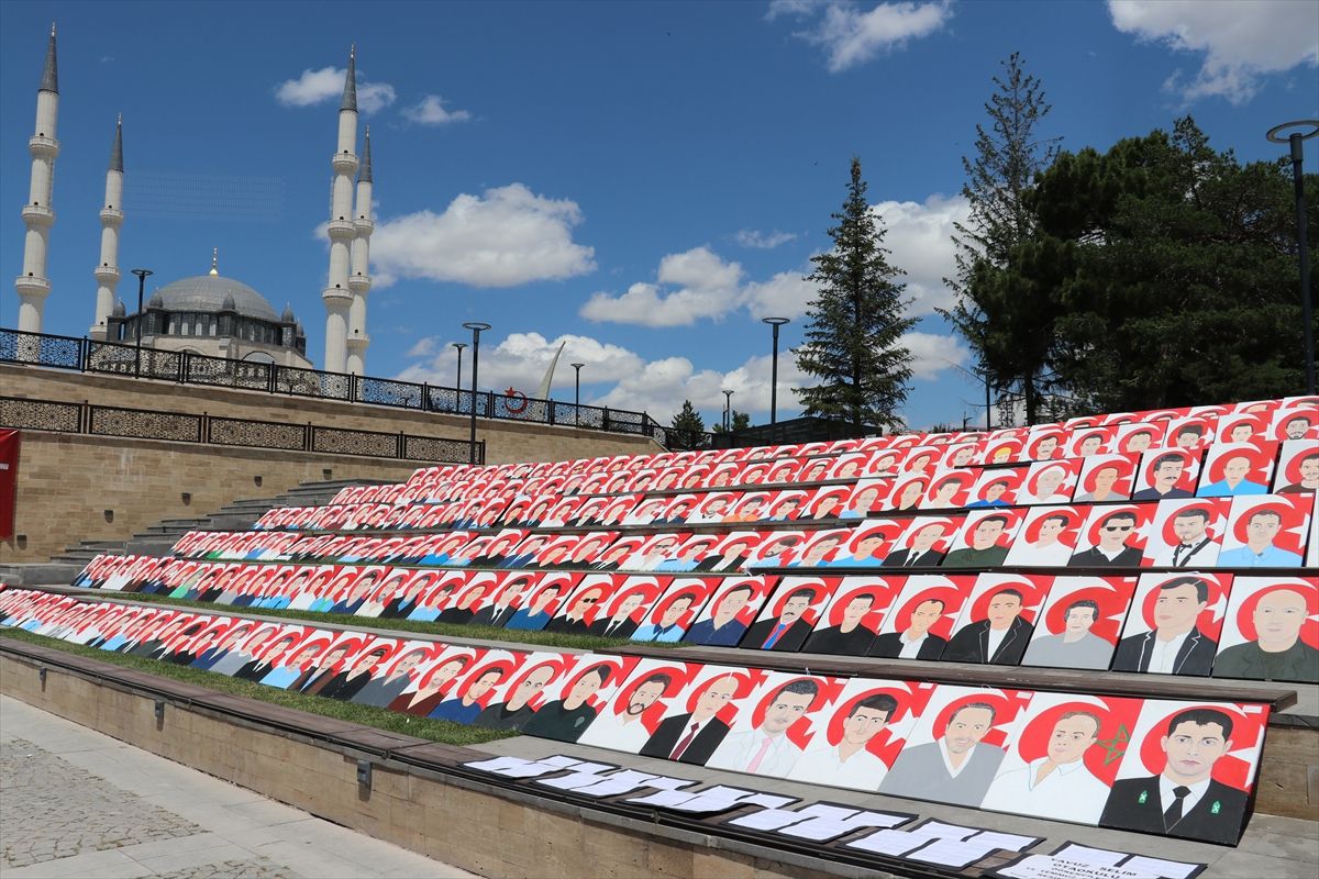 Öğrencilerden 15 Temmuz şehitlerine anlamlı sergi