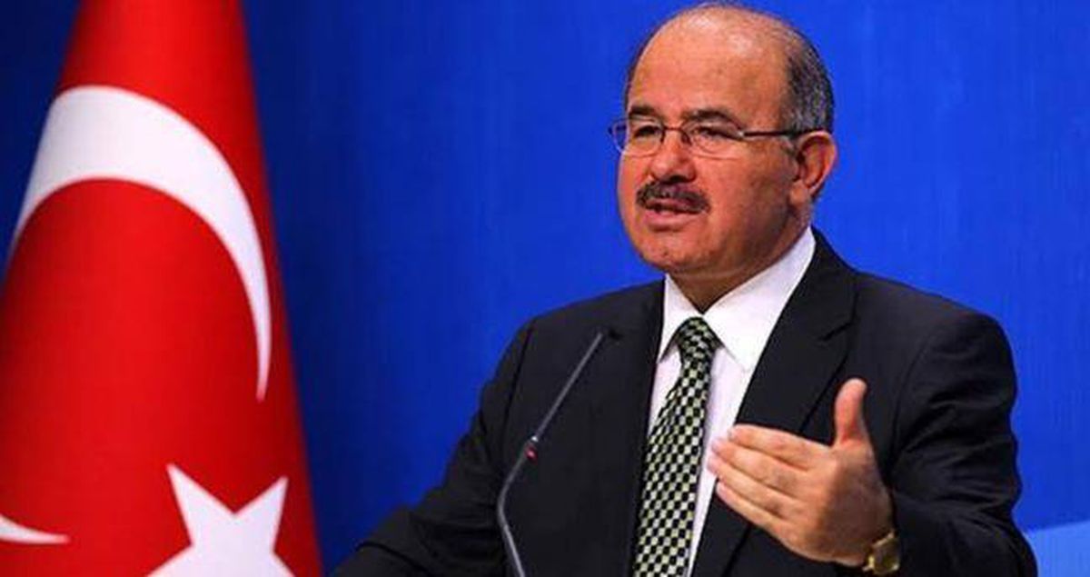 Eski Kültür ve Milli Eğitim Bakanı Hüseyin Çelik'in portre fotoğrafı.