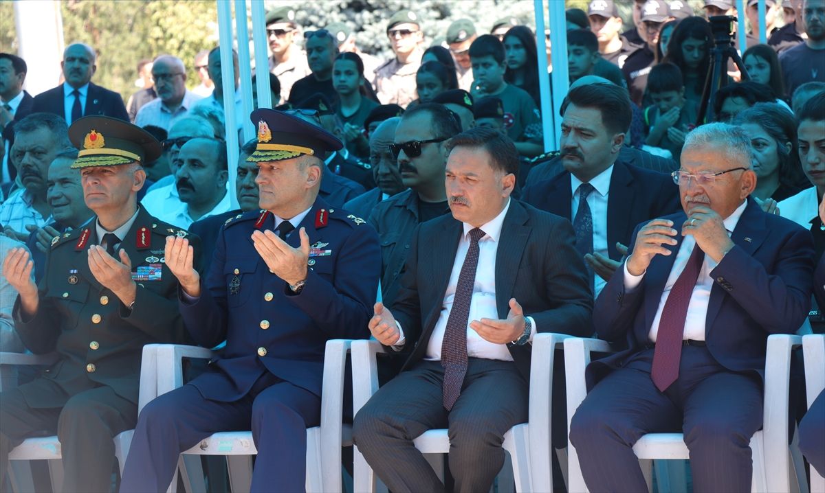 15 Temmuz Anma Törenlerinde Şehitlik Ziyaretleri