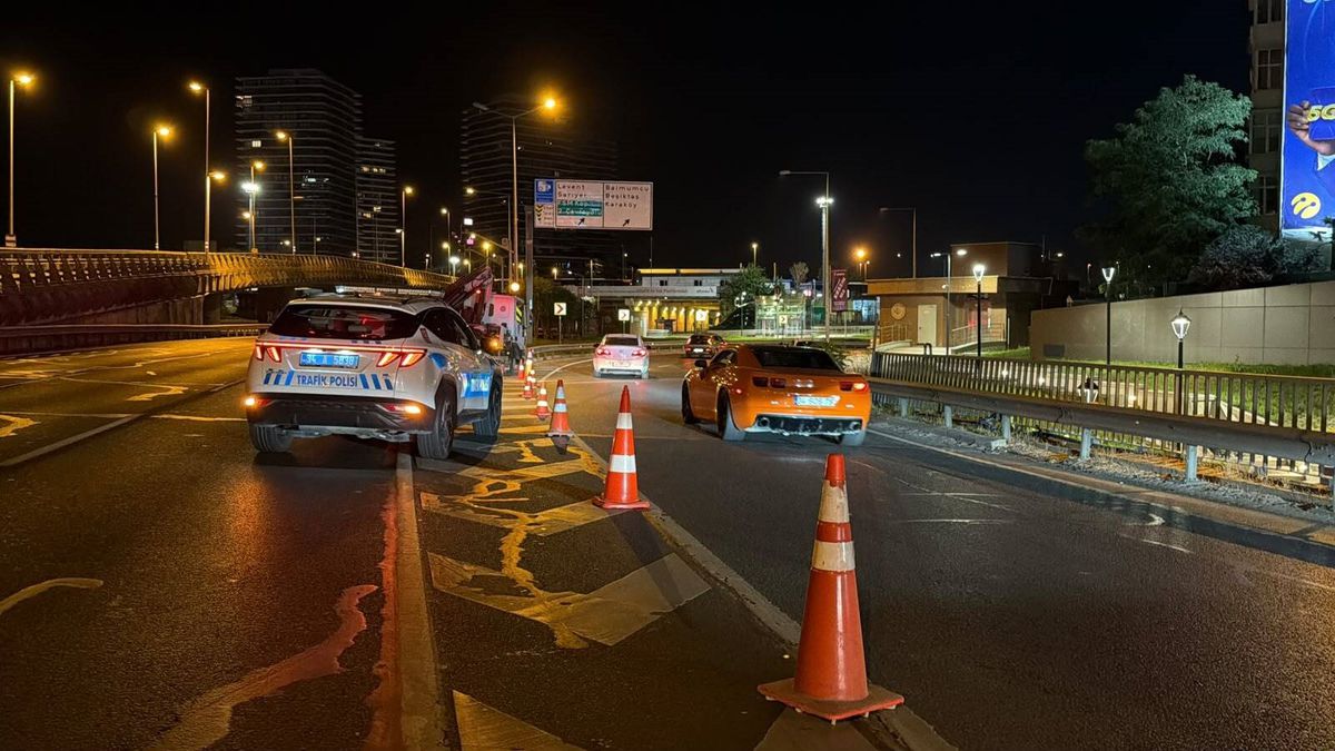15 Temmuz Şehitler Köprüsü'nün trafiğe kapatıldığını gösteren bir görsel.