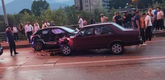 Karabük'te iki otomobilin çarpıştığı kazada 4 kişi yaralandı