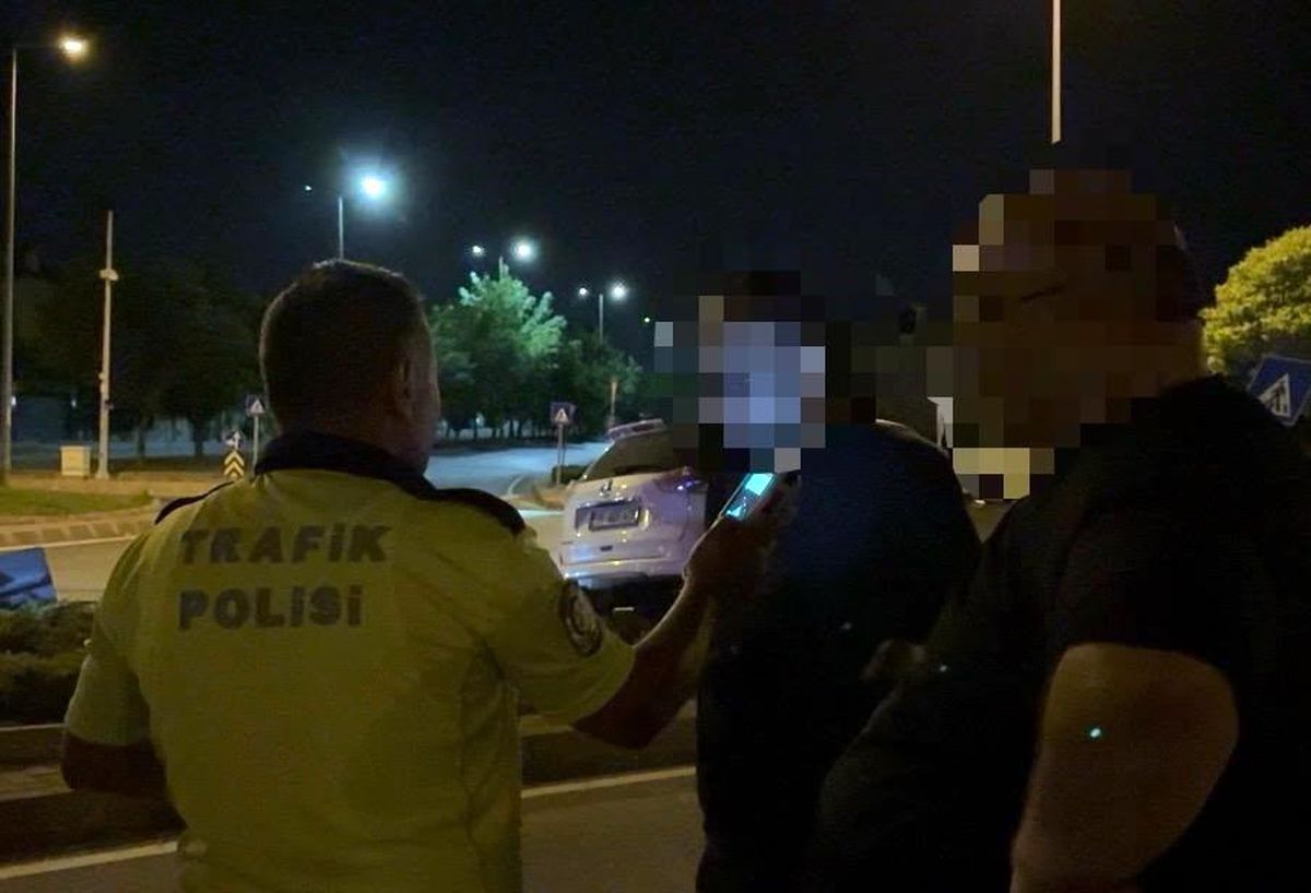 Kayseri'de refüje çıkan SUV araç
