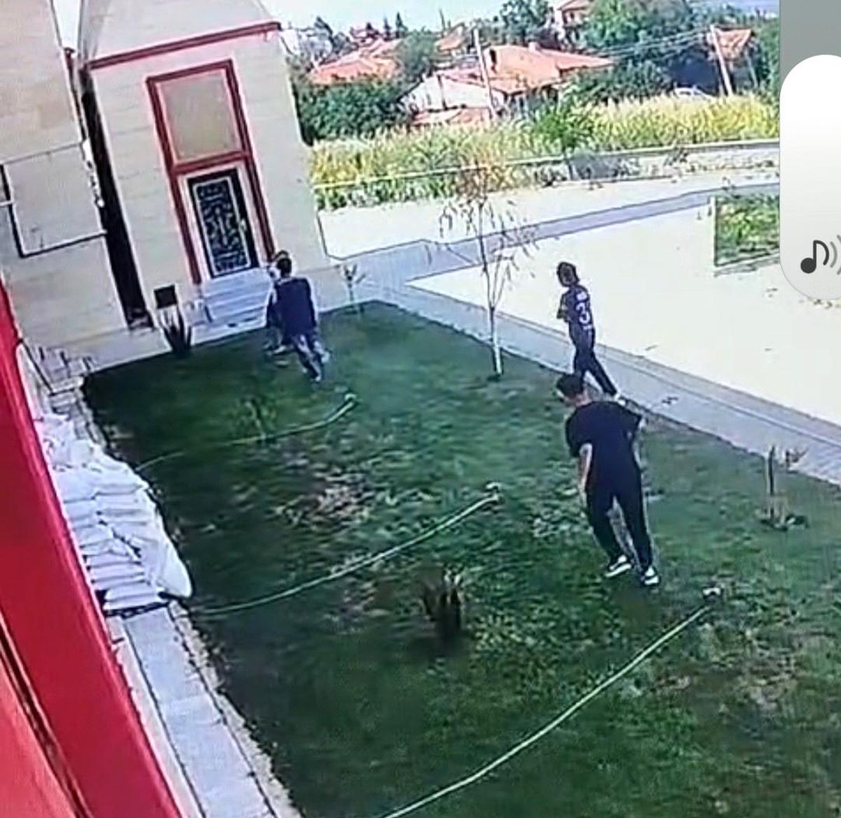 Kütahya'da caminin sulama fıskiyelerine zarar verdiler: O anlar kameraya yansıdı
