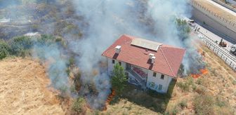 Kütahya'da otluk alanda çıkan yangın söndürüldü