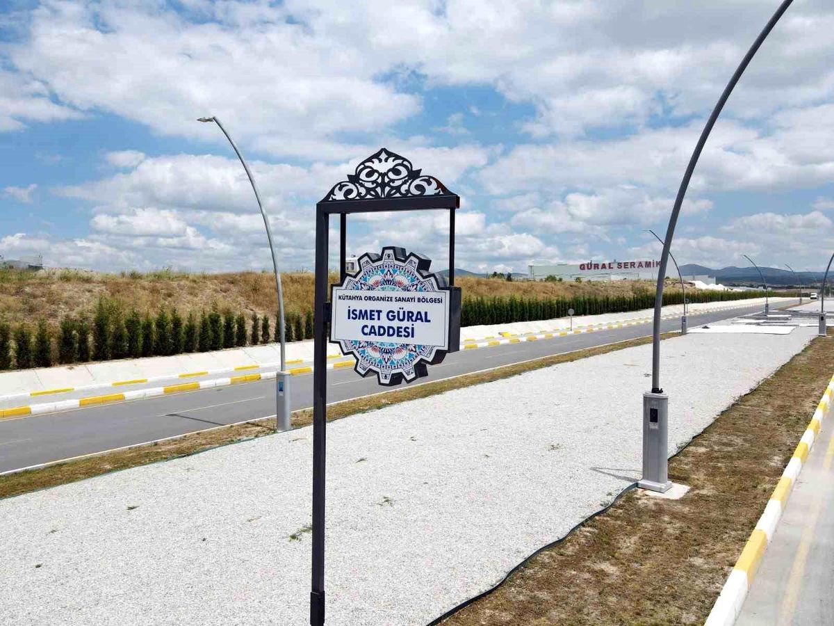 Kütahya Organize Sanayi Bölgesi tabelası.