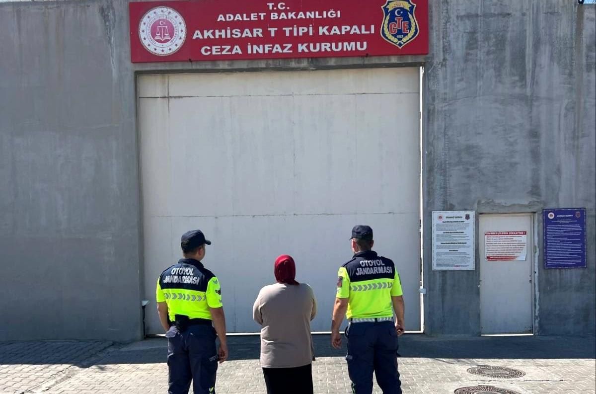 Manisa'da firari hükümlü otoyol gişelerinde yakalandı