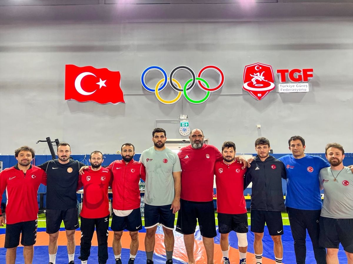 Milli güreşçiler, Macaristan'daki turnuvada mindere çıkacak