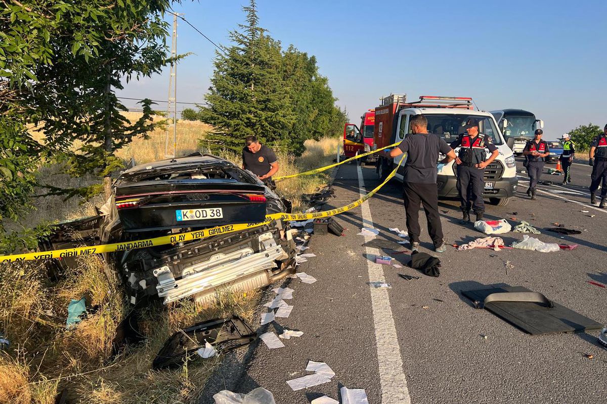 Hasretle çıktıkları yol felaketle sonuçlandı: 3 ölü, 1 yaralı