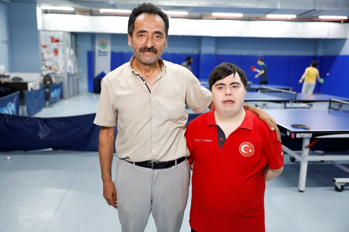'Özel sporcu' oğlunun başarısından ilham alıp başka çocuklar için çaba gösteriyor