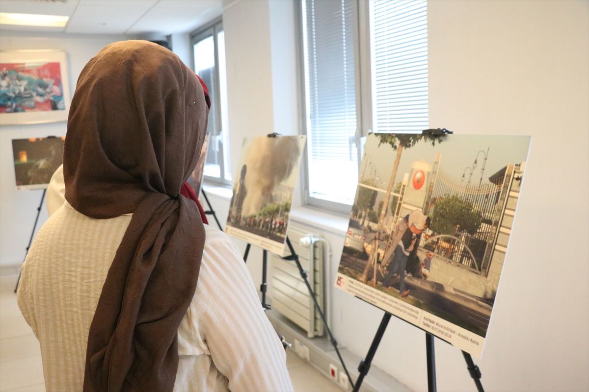 Paris'te 15 Temmuz anma töreni düzenlendi