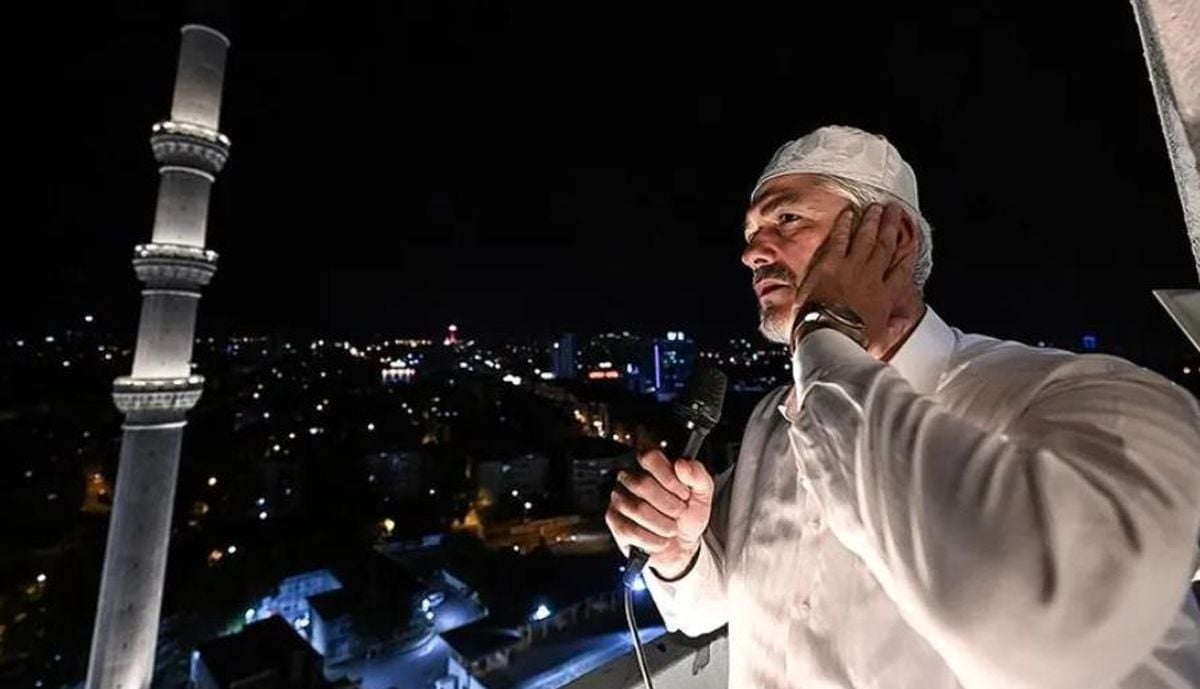 15 Temmuz Demokrasi ve Milli Birlik Günü kapsamında İstanbul'da düzenlenen anma etkinliklerine katılan vatandaşlar.