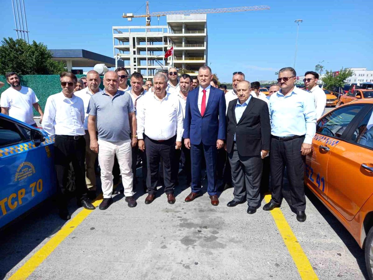 İstanbul Havalimanı'nda 15 Temmuz anısına düzenlenen taksi konvoyu