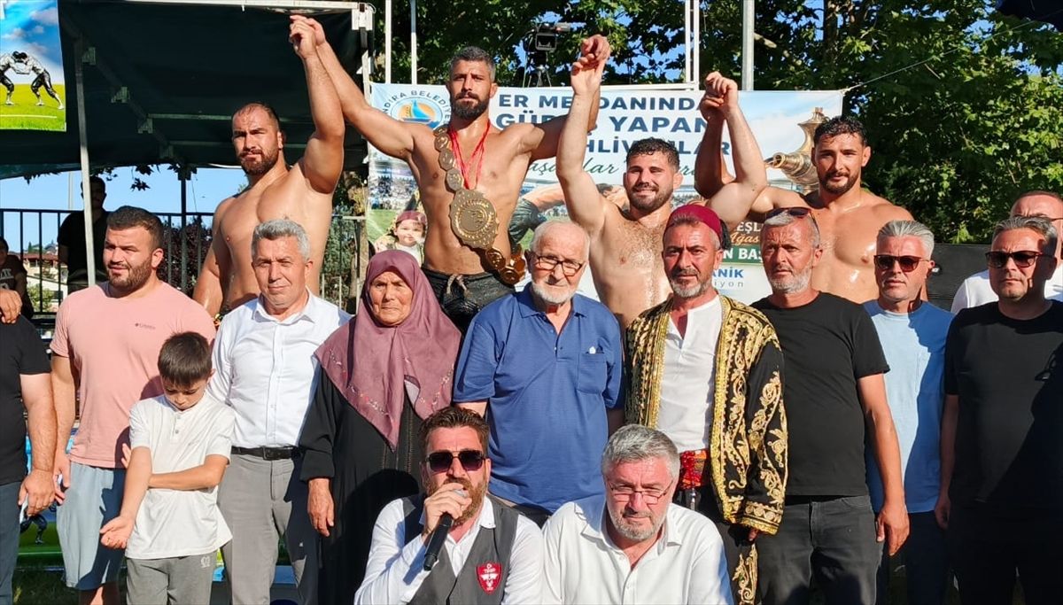Kandıra'da başpehlivan Seçkin Duman