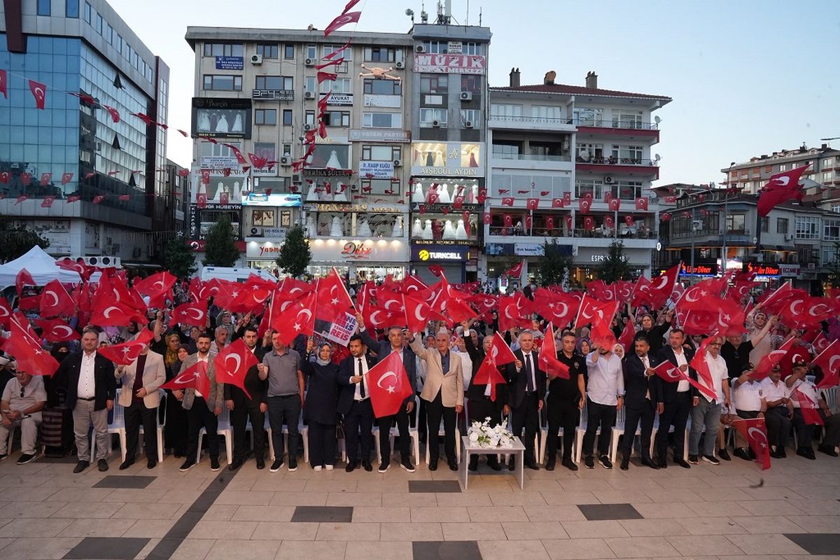 Ümraniye'de 15 Temmuz'un 10'uncu yılında anma programı düzenlendi