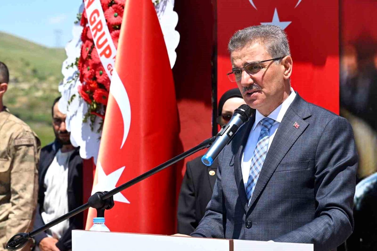 Erzurum Valisi Aydın Baruş'un 15 Temmuz Demokrasi ve Milli Birlik Günü ile ilgili yayımladığı mesajı gösteren görsel.