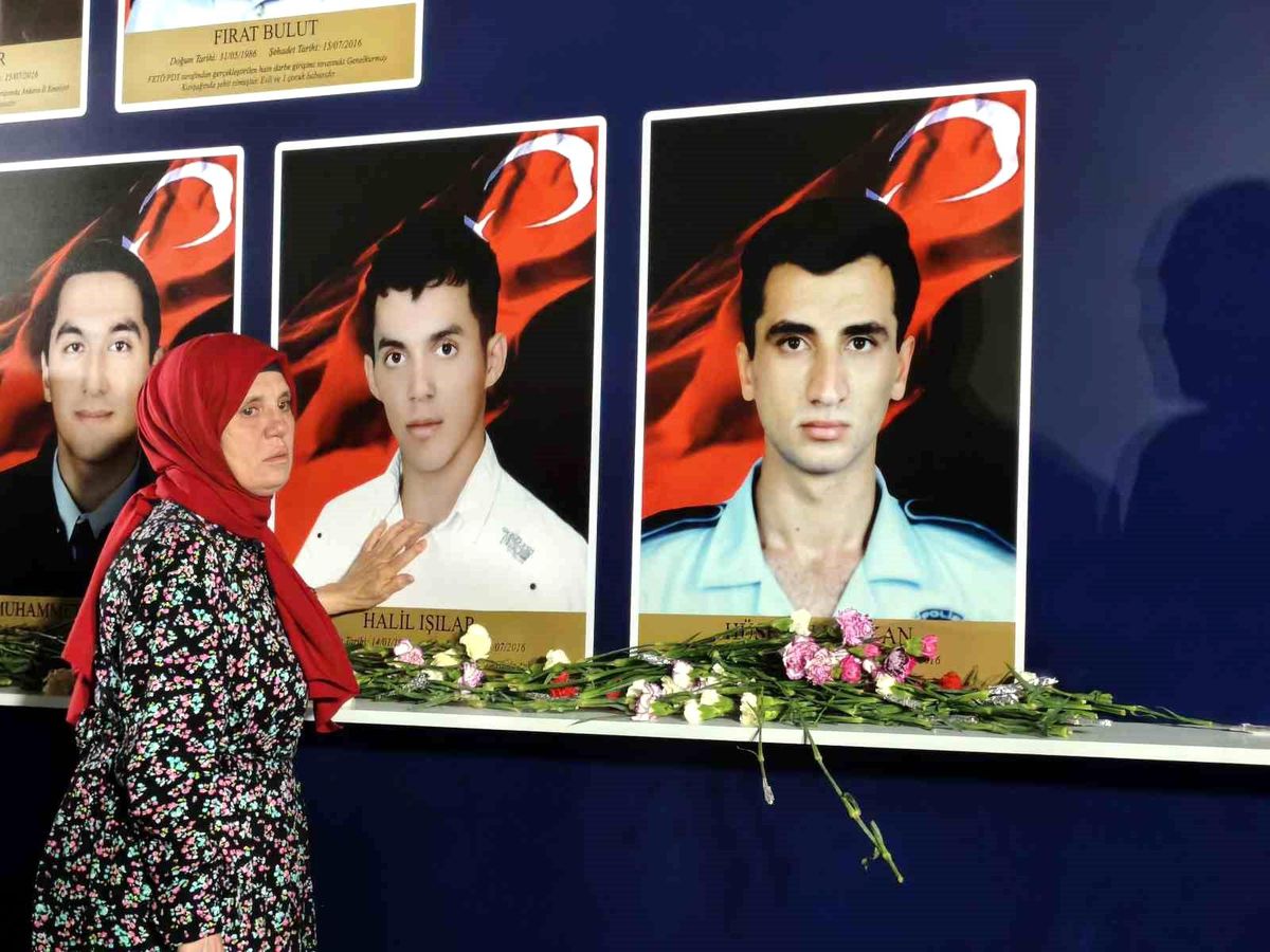 15 Temmuz şehidinin annesi: "Ben evlatsız yaşarım ama vatansız yaşayamam"
