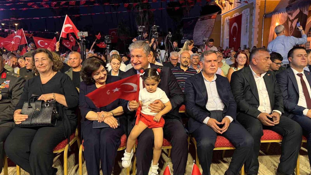 Adana'da 15 Temmuz'un 10. yılında demokrasi nöbeti