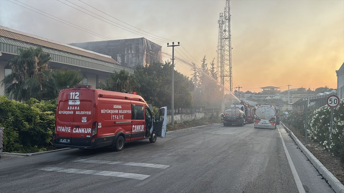 Adana'da bir fabrikada çıkan yangın kontrol altına alındı