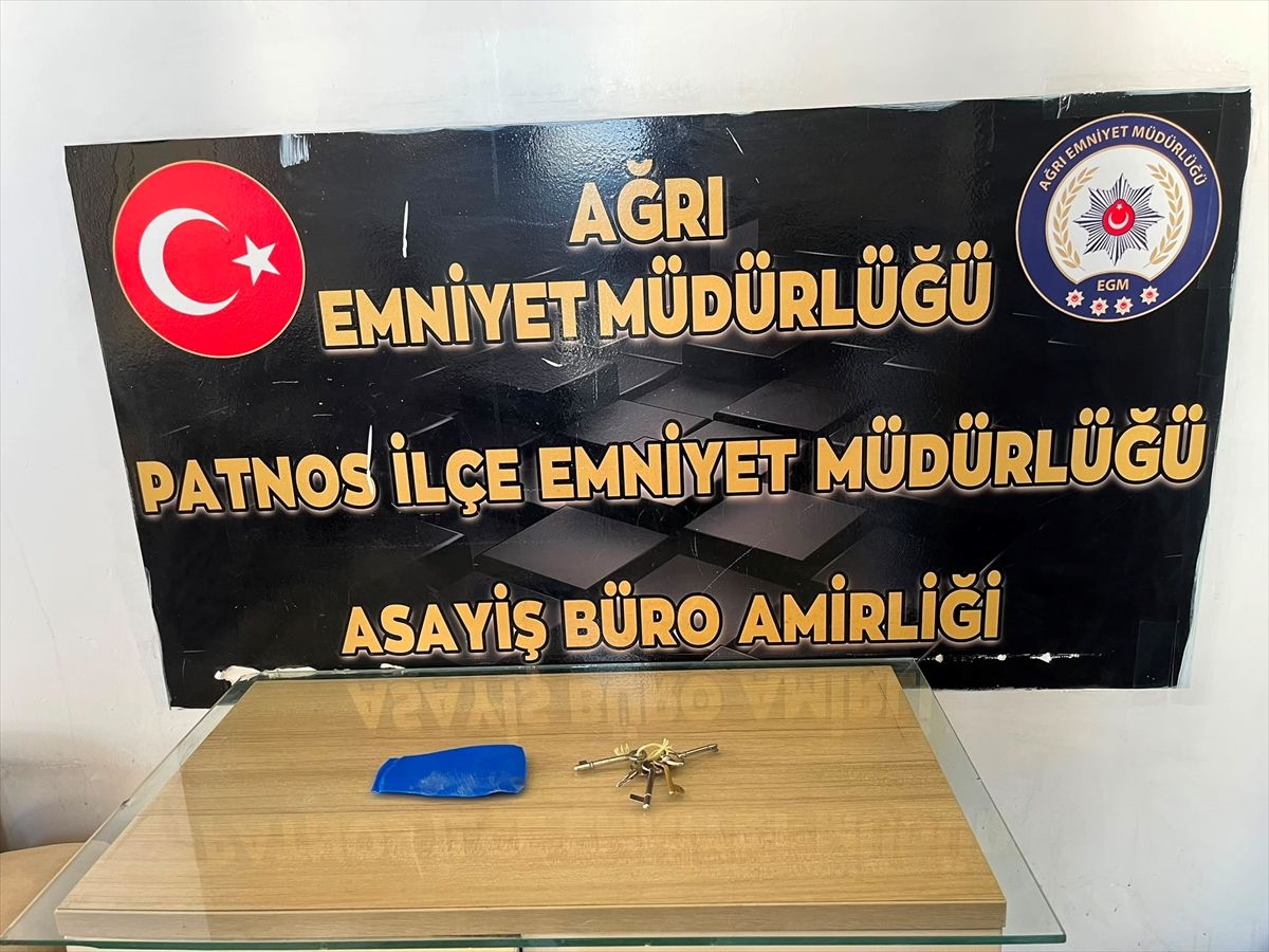 Ağrı'da hırsızlık iddiasıyla 2 kadın gözaltına alındı