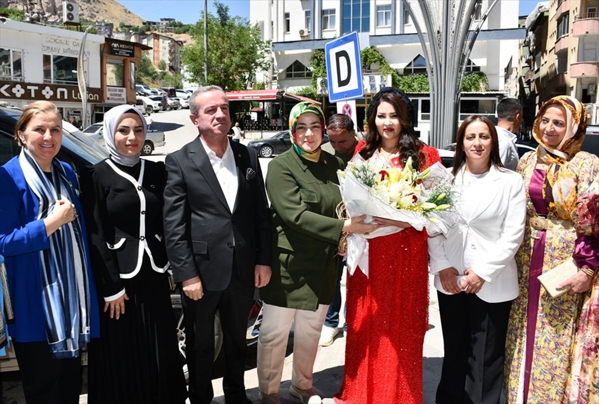 AK Parti'den Hakkari'de barış iklimi vurgusu