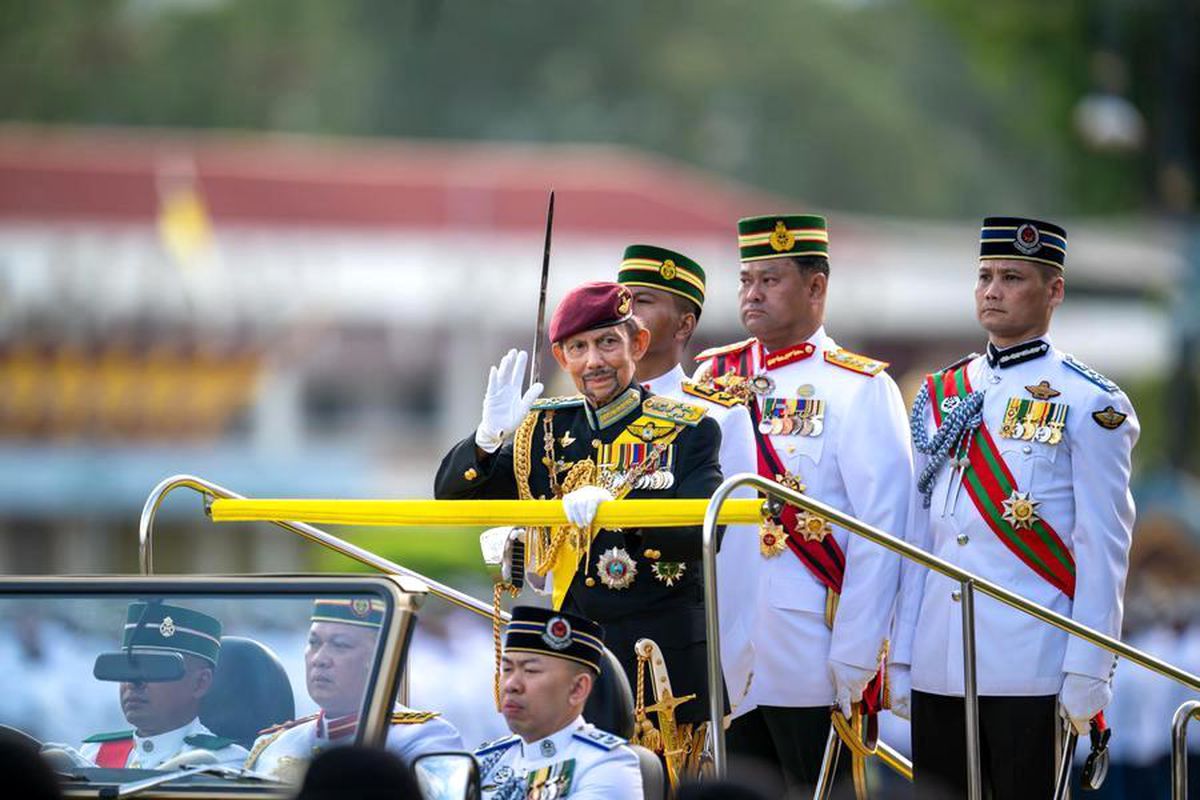 Albüm: Brunei Sultanı Hassanal'ın 80. Yaş Günü Geçit Töreniyle Kutlandı