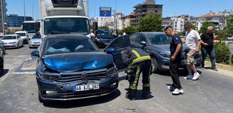 Antalya'da 3 aracın karıştığı kazada 2 kişi yaralandı