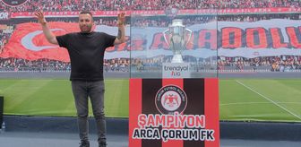 Arca Çorum FK'nin şampiyonluk kupası sergilenmeye başladı