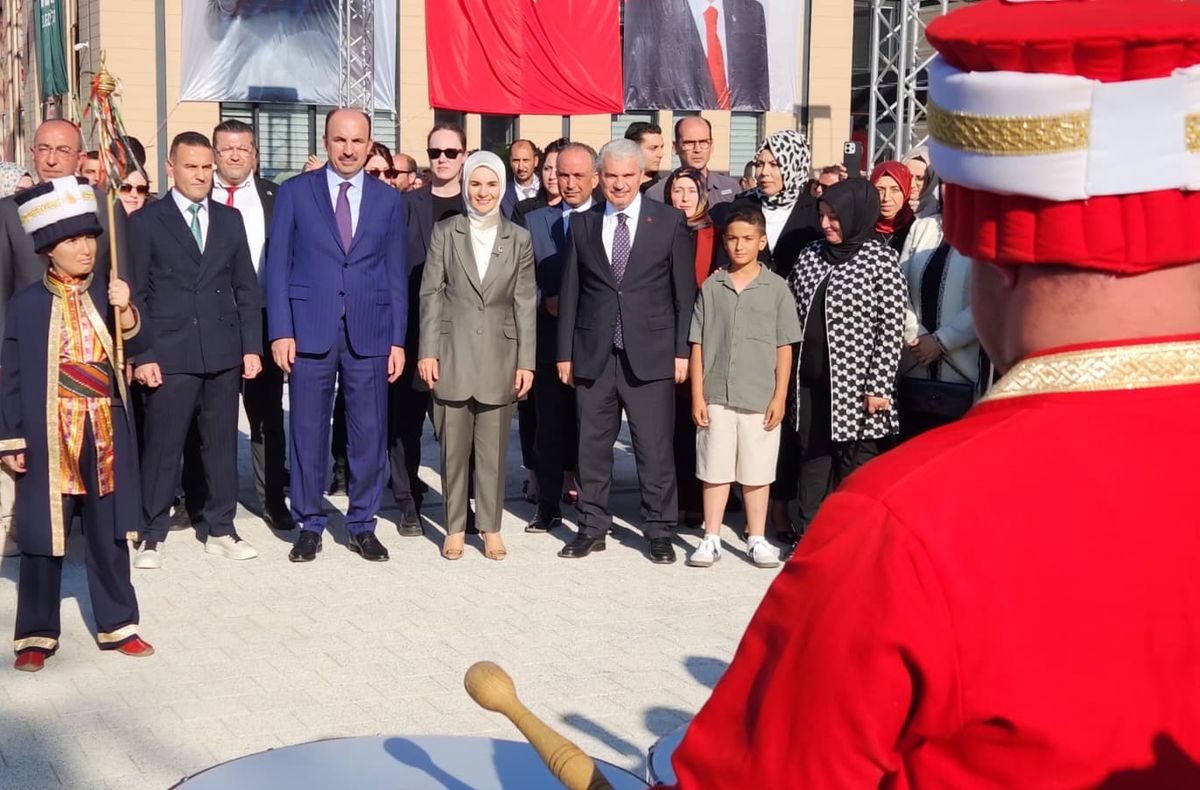 Aile ve Sosyal Hizmetler Bakanı Mahinur Özdemir Göktaş konuşma yaparken