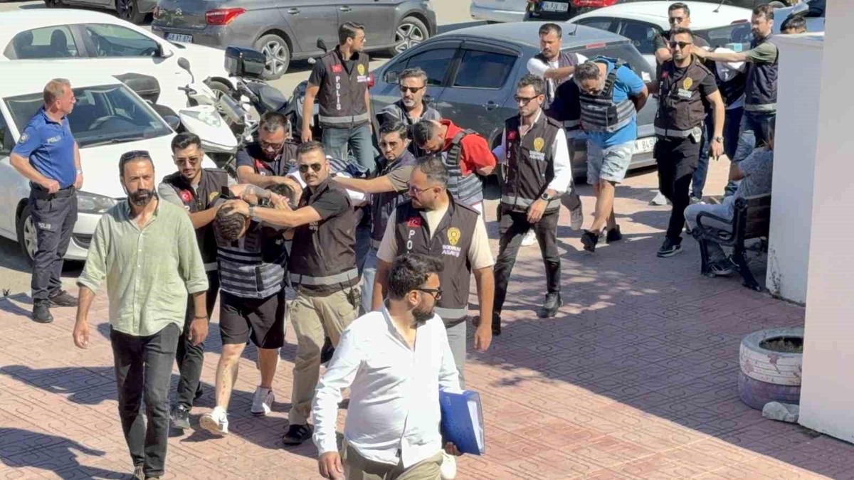 Bitez'deki cinayet soruşturmasında 7 şüpheli adliyeye sevk edildi