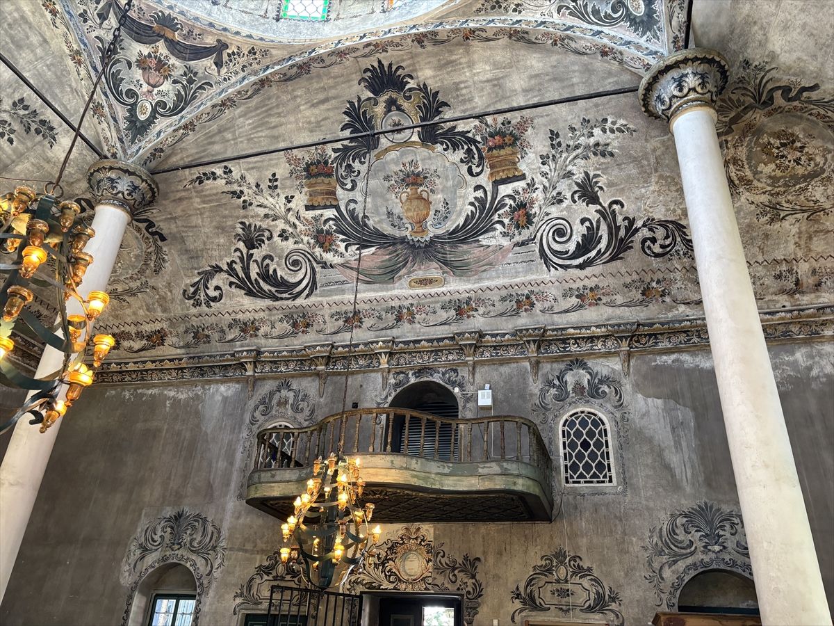 Bulgaristan'da barok süslemeleriyle öne çıkan Osmanlı mirası: Bayraklı Camii